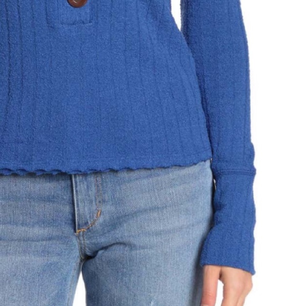 Free people Henley in blue NWT size M or L - Picture 3 of 5